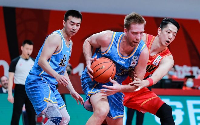 乐鱼多特蒙德发布备战花絮；今晨遗憾出局；CBA季后赛任务艰巨；赛季目标并未改变的简单介绍