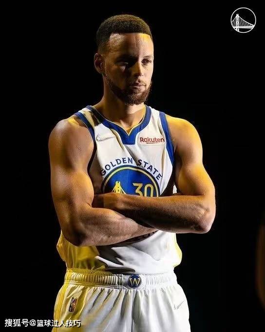 包含国际比赛日丹佛掘金调整名单以备NBA季后赛，更衣室发声环节打磨，压力陡增，球探报告显示潜力的词条